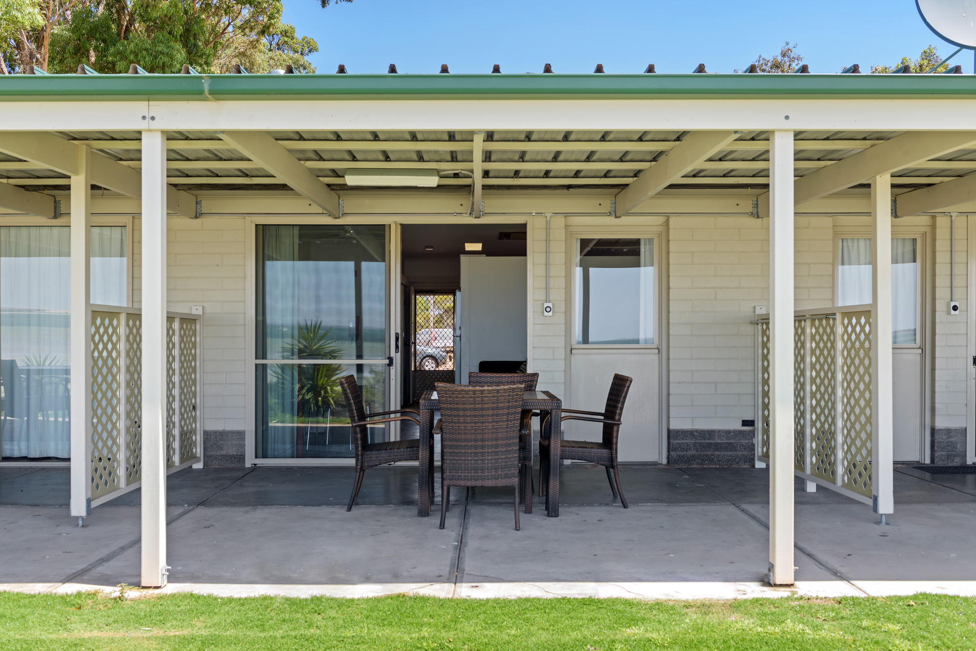 Superior Beachfront Studio Unit - Sleeps 4 | Discovery Parks Streaky ...