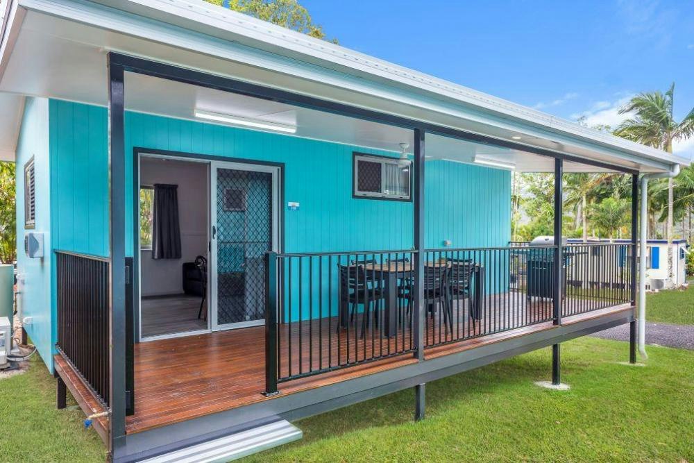 Standard 1 Bedroom Cabin - Sleeps 6 | Discovery Parks - Lake Tinaroo ...