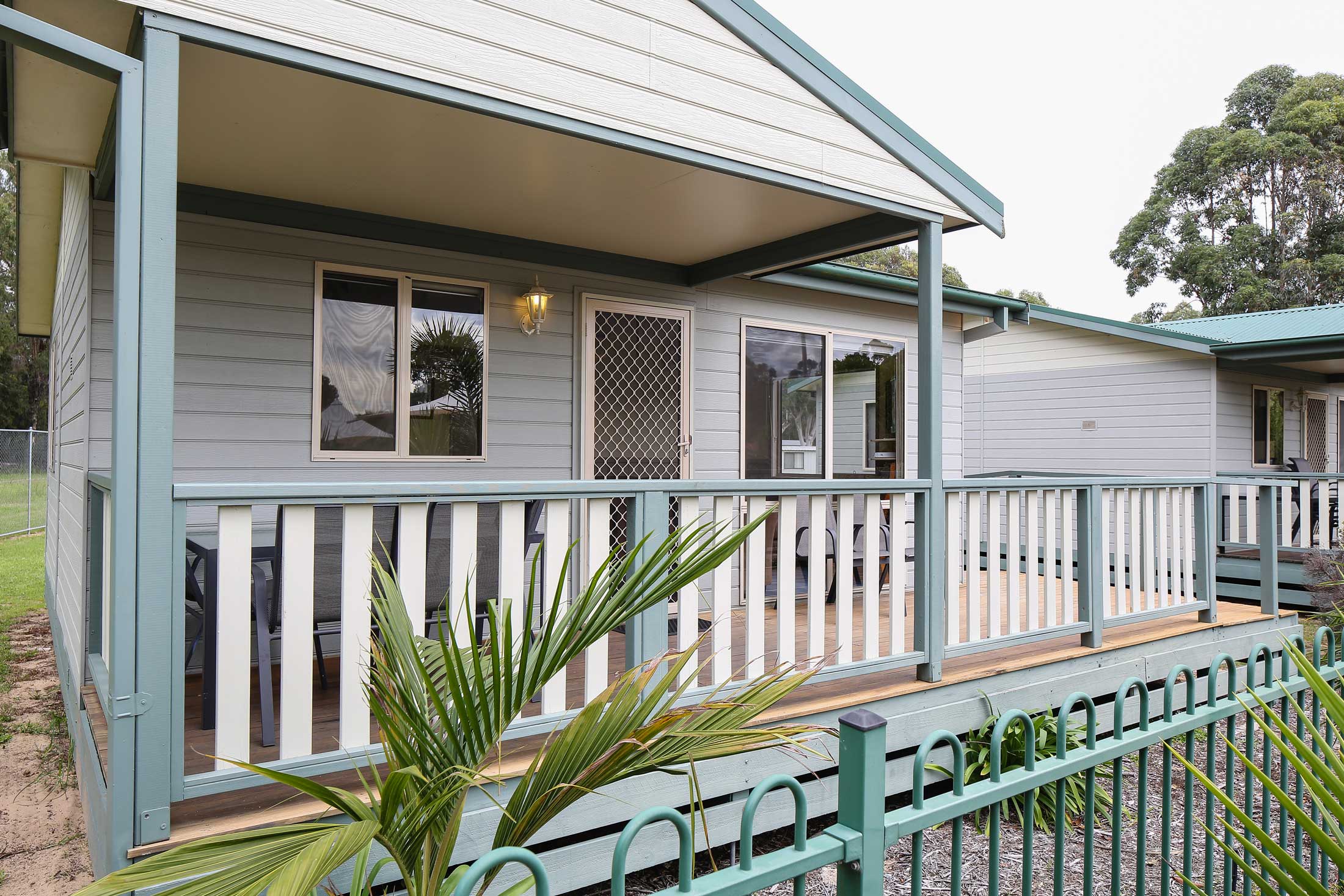Superior 2 Bedroom Cabin - Pet Friendly | Discovery Parks - Eden ...
