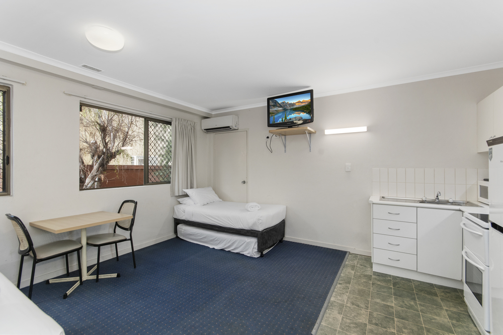 Standard Motel Room Full Kitchen G Day Parks   Discovery Parks Townsville Standard Motel Room Full Kitchen Second Bed 