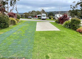 Powered Drive Thru Slab Site | Discovery Hahndorf Resort | G'day Parks