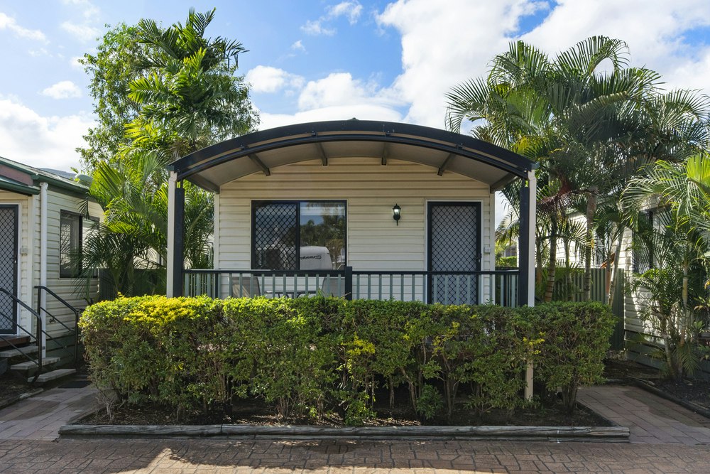 Standard 2 Bedroom Cabin - Sleeps 6 | Discovery Parks - Townsville ...