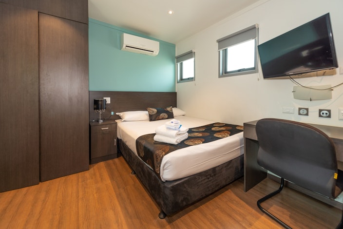 Superior Studio Access Cabin