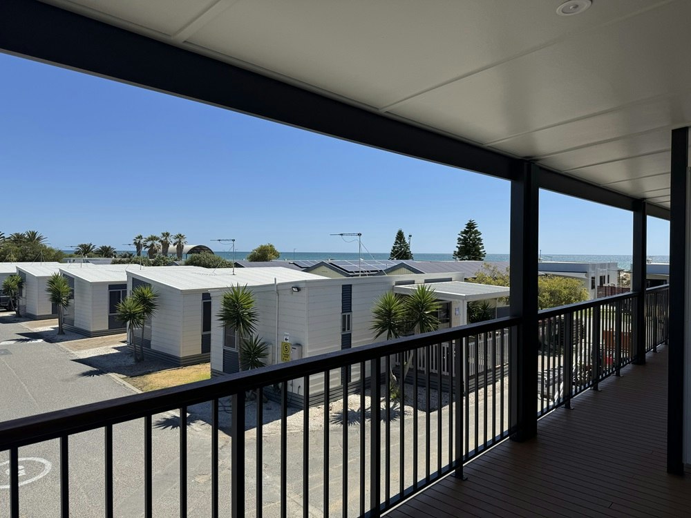 Superior Studio Beachview Cabin - Sleeps 2 | Discovery Parks Adelaide ...