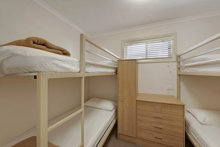 19403_ballina_delux_3b_cabin_s7_f.jpg