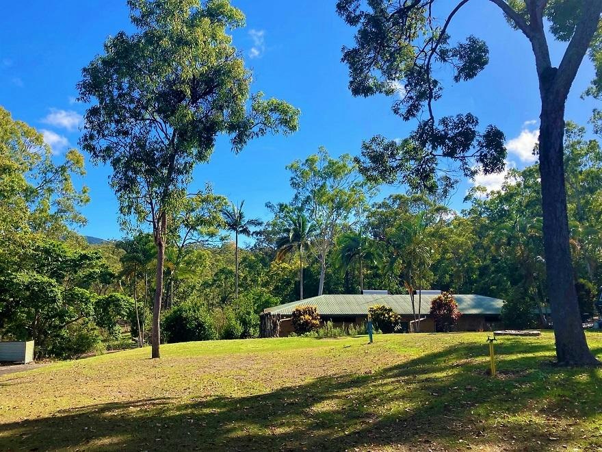 Powered Grass Site | Discovery Parks - Lake Tinaroo Caravan & Holiday Park