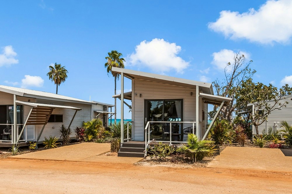 Superior Studio Cabin - Sleeps 2 | Discovery Parks - Broome Caravan ...