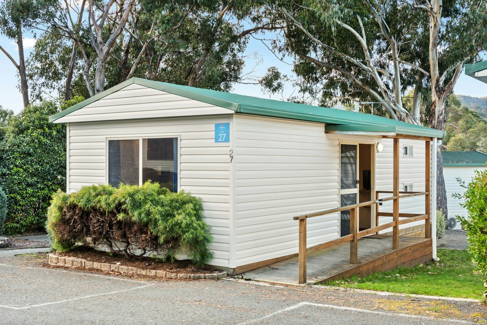 Standard 2 Bedroom Cabin - Sleeps 6 | Discovery Parks - Hobart Caravan ...