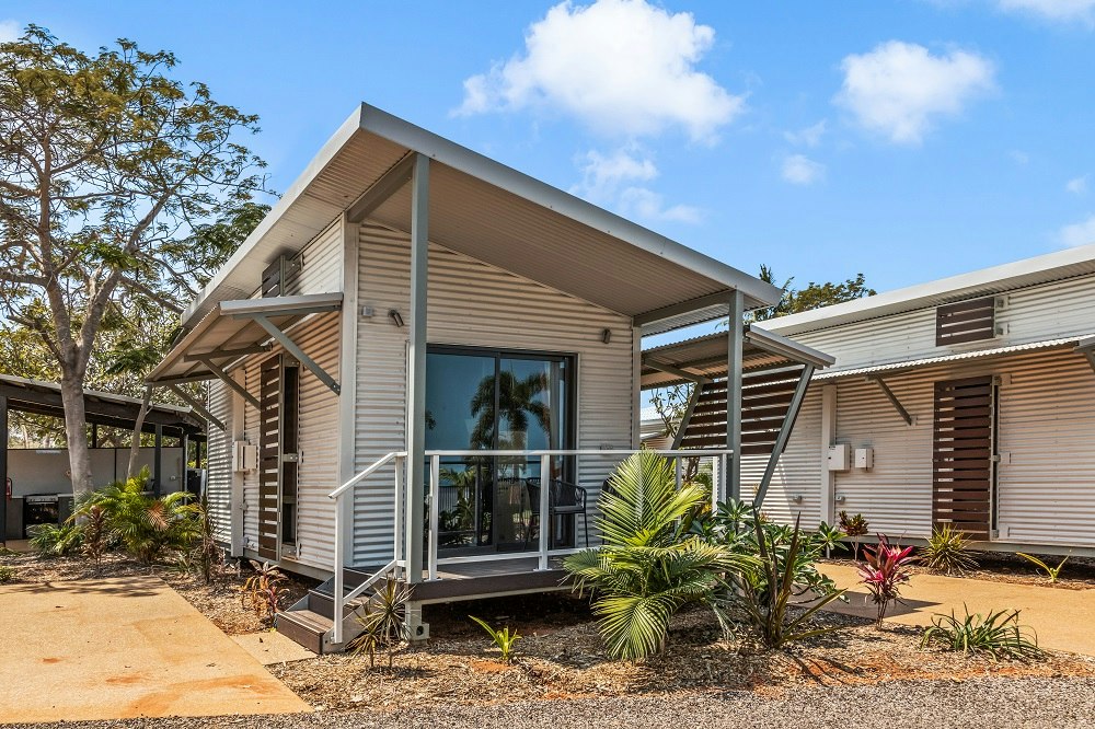 Deluxe Studio Cabin - Sleeps 2 (Oceanview) | Discovery Parks - Broome ...