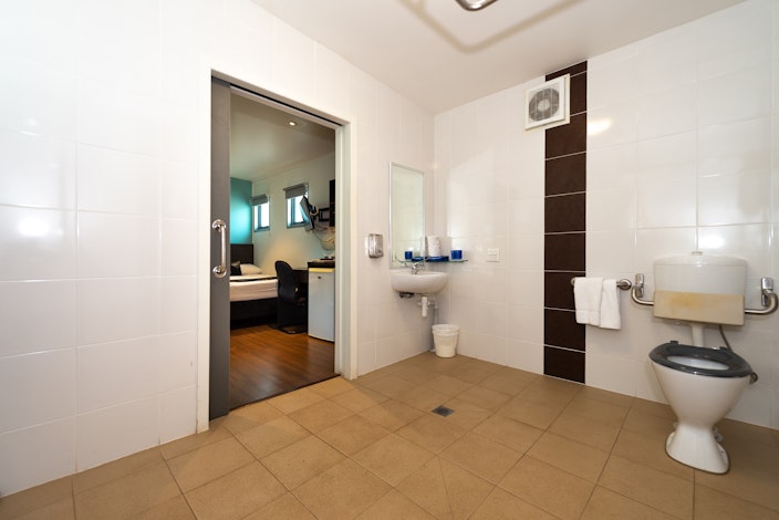 Superior Studio Access Cabin