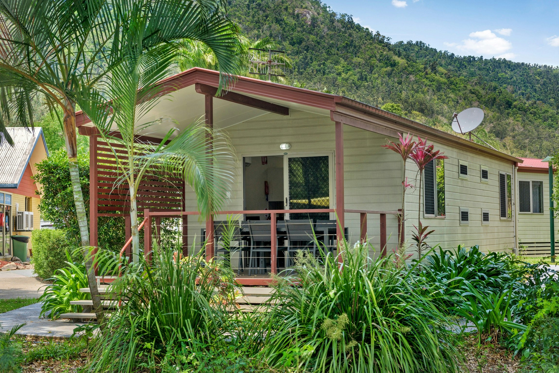 Superior 2 Bedroom Cabin - Sleeps 6 | Discovery Parks - Airlie Beach ...