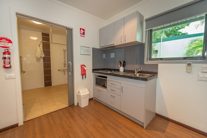 Superior Studio Access Cabin